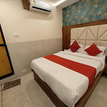 Bed & Breakfast Dream Palace Residency - Near To Us Embassy Bkc