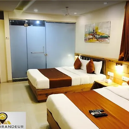 Apartment Grandeur By Avion Palace Near T2 International Airport