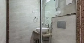 Anantha Exectuive Hotel