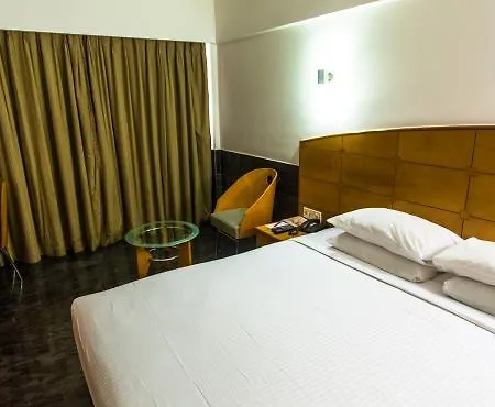 Ramee Guestline Khar Hotel 3*