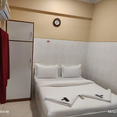 Amber Hotel 3*