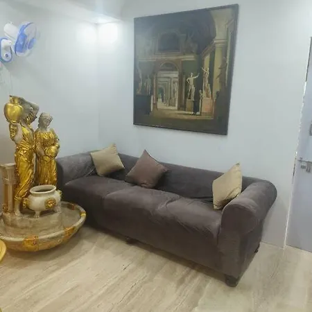 Apartment Gold Palace 3 Bedroom Hall
