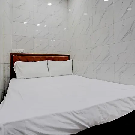 Oyo Sai Mann Lodging & Boarding