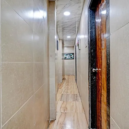Hotel Oyo Sai Mann Lodging & Boarding