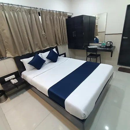 Triton Sion - Near Us Embassy - Near Bkc Hotel