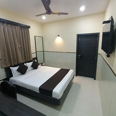Triton Sion - Near Us Embassy - Near Bkc Hotel 2*