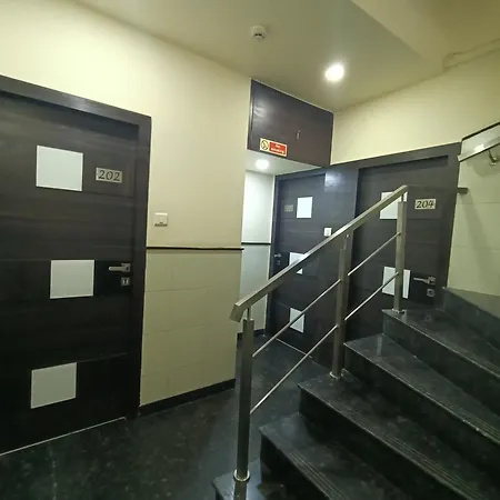 Hotel Triton Sion - Near Us Embassy - Near Bkc