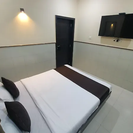 Triton Sion - Near Us Embassy - Near Bkc Hotel Mumbai