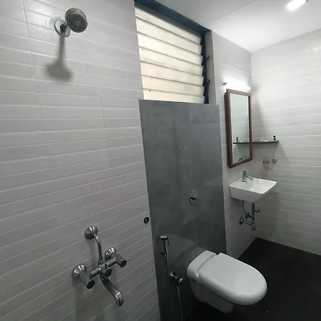 Triton Sion - Near Us Embassy - Near Bkc Hotel