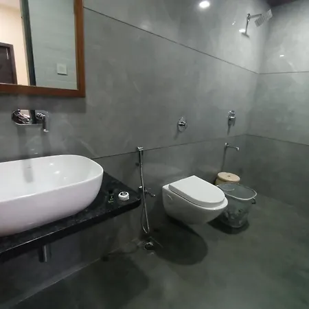 Hotel Triton Sion - Near Us Embassy - Near Bkc 2*