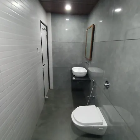 Triton Sion - Near Us Embassy - Near Bkc 2*