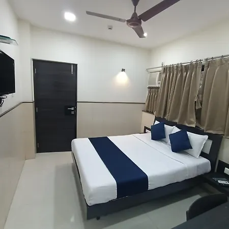 Triton Sion - Near Us Embassy - Near Bkc Hotel