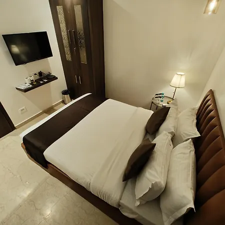 The Majlis - Colaba Hotel