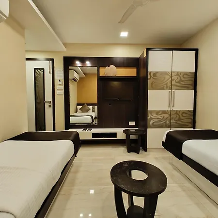 The Majlis - Colaba Hotel