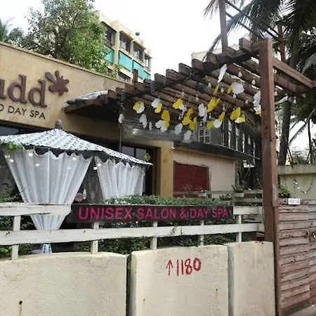 Seaview Bandra W Nr Taj Indian Women Only Homestay
