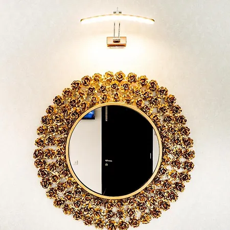 Oyo Elegant Hiranandani Guest house