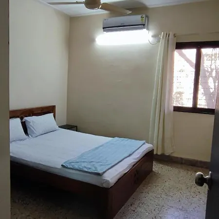 Hk Nest - Cozy Near Silver Juhu Mumbai