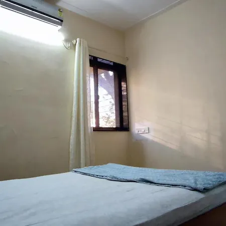 Hk Nest - Cozy Near Silver Juhu * Mumbai