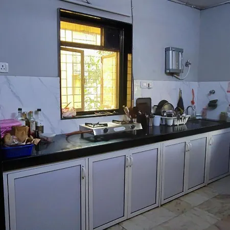 Homestay Hk Nest - Cozy Near Silver Juhu Mumbai