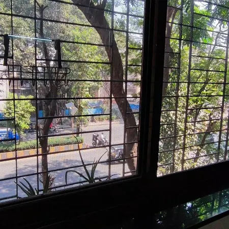 Hk Nest - Cozy Near Silver Juhu Mumbai