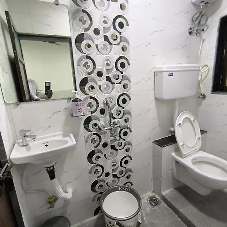 Sapna & Boarding Mumbai