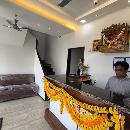 Sapna & Boarding Hotel