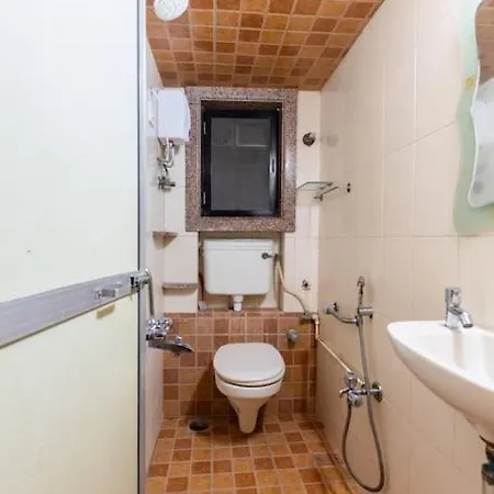 Budget Friendly At Carter Road Apartment Mumbai