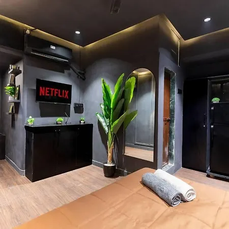 Welcome To The Darker Side Apartment *