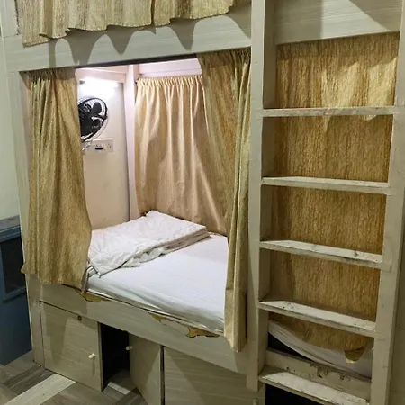 Bed & Breakfast Airport Residency