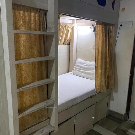 Bed & Breakfast Airport Residency *