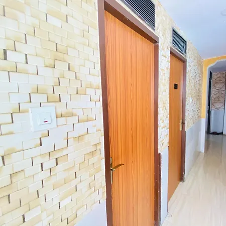 Airport Residency Bed & Breakfast *