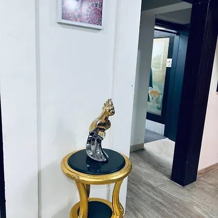 Apartment Gold Palace 3 Bedroom Hall *