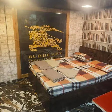 Gold Palace 3 Bedroom Hall *