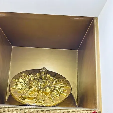 Gold Palace 3 Bedroom Hall Apartment