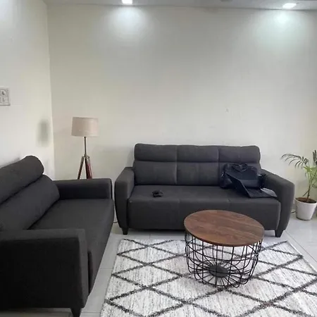 Bandra West 2bhk Apartment