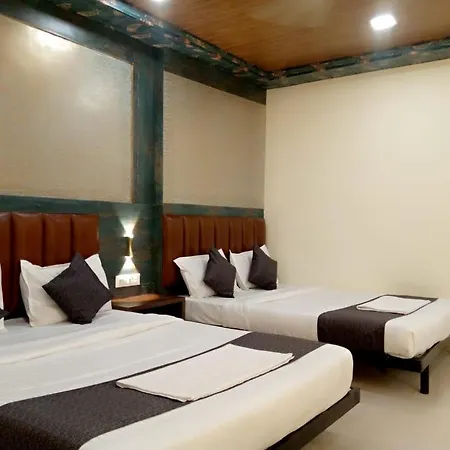 Hotel Tri 3*