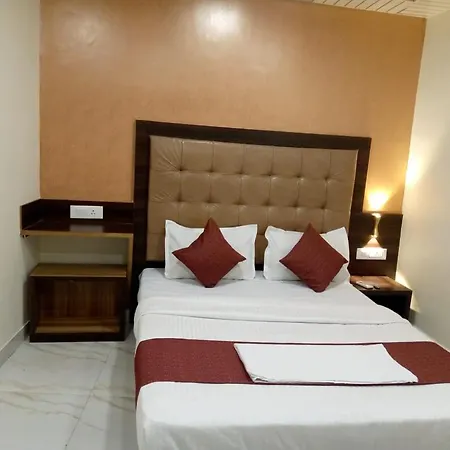 Hotel Tri 3*
