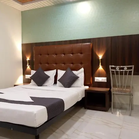 Tri Hotel 3*