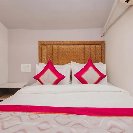 Afra For Female & Male 5 Min From Airport Hotel 3*
