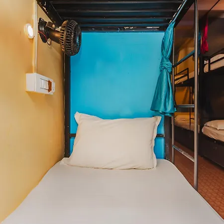 Hotel Afra For Female & Male 5 Min From Airport Mumbai