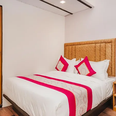 Afra For Female & Male 5 Min From Airport