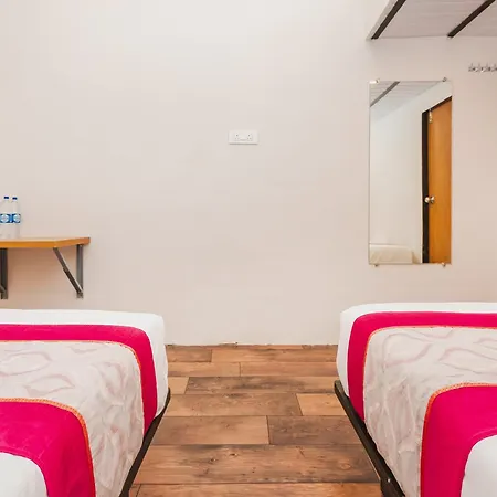 Afra For Female & Male 5 Min From Airport Mumbai