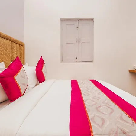 Afra For Female & Male 5 Min From Airport