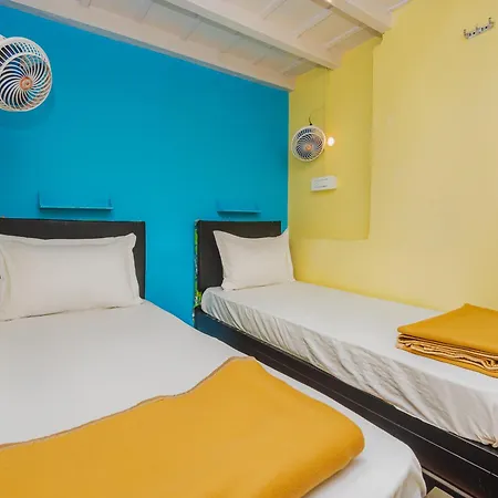 Afra For Female & Male 5 Min From Airport Hotel Mumbai