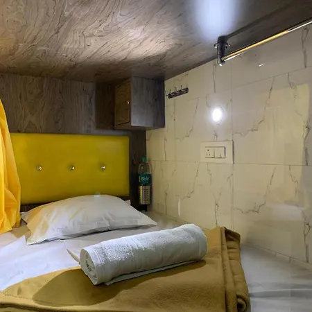 Neenava Asalpha Hostel *