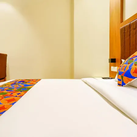 Hotel The Azure 3*