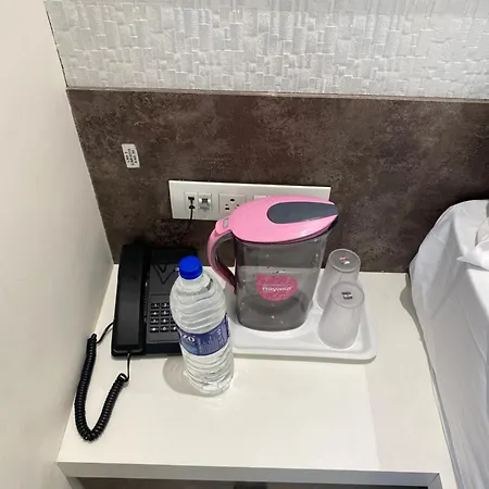 Rose Hotel