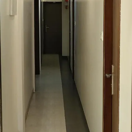 Apollo - Colaba Causeway 4*