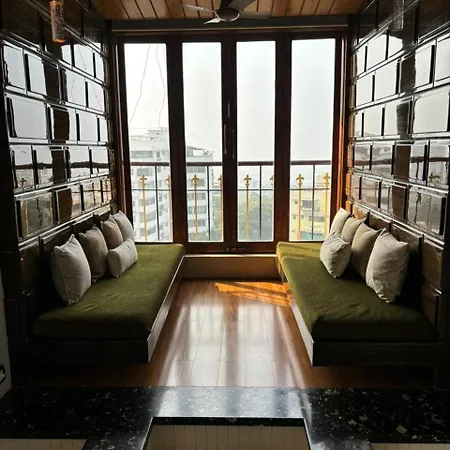 Khar Delight