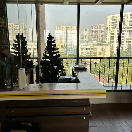 Khar Delight Apartment *